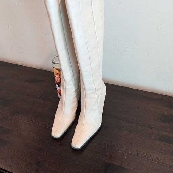 Zara boot, creme faux leather, black heel, size 40/8.5 - Picture 2 of 5